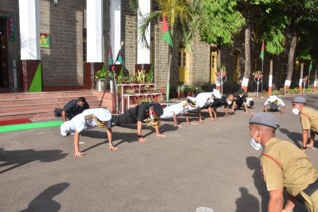 Admiral Karambir Singh Did Push Ups With Nda Cadets Before Pop