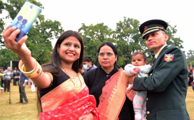 Meet Lt. Balbanka Tiwari, From Earning 50 Rs As A Factory Worker To Indian Army Officer