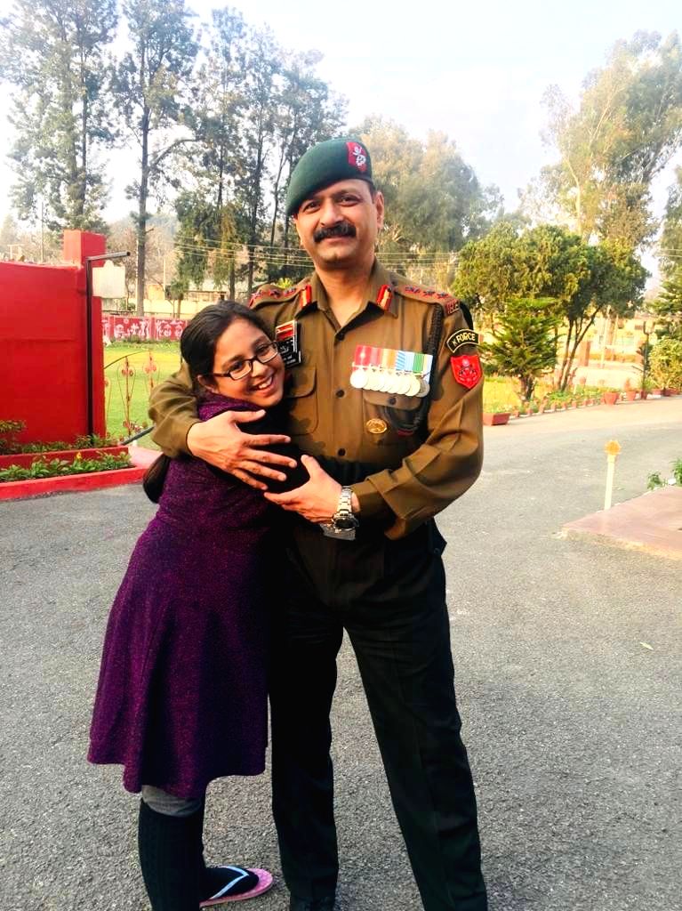 colonel ashutosh sharma with daughter 1015173