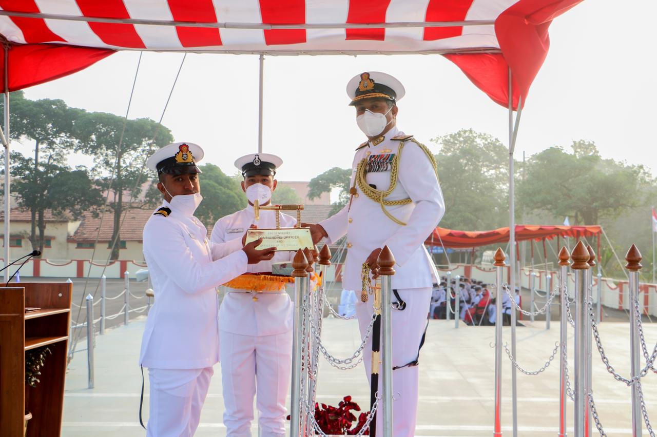 passing out parade of indian navy marine engineering specialisation course mesc held at ins shivaji 4