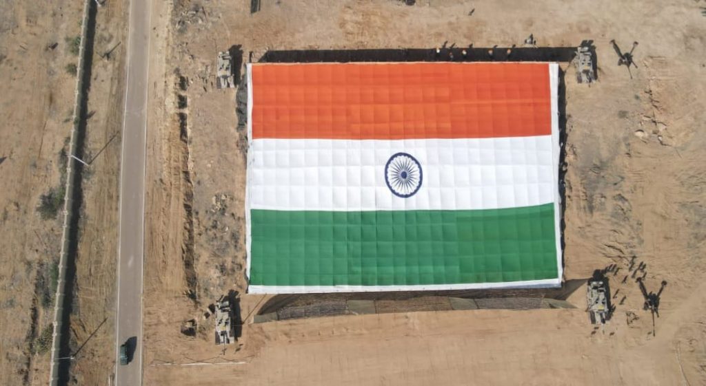 indian army unveils worlds largest khadi national flag at jaisalmer 1
