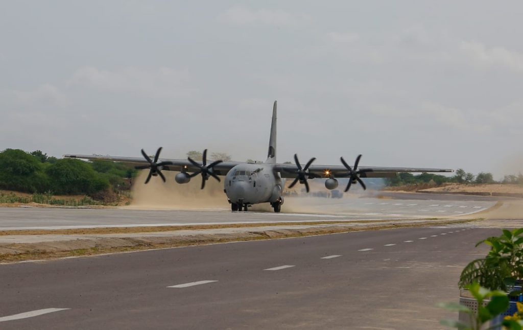 indian air force identifies 28 emergency landing strips on highways