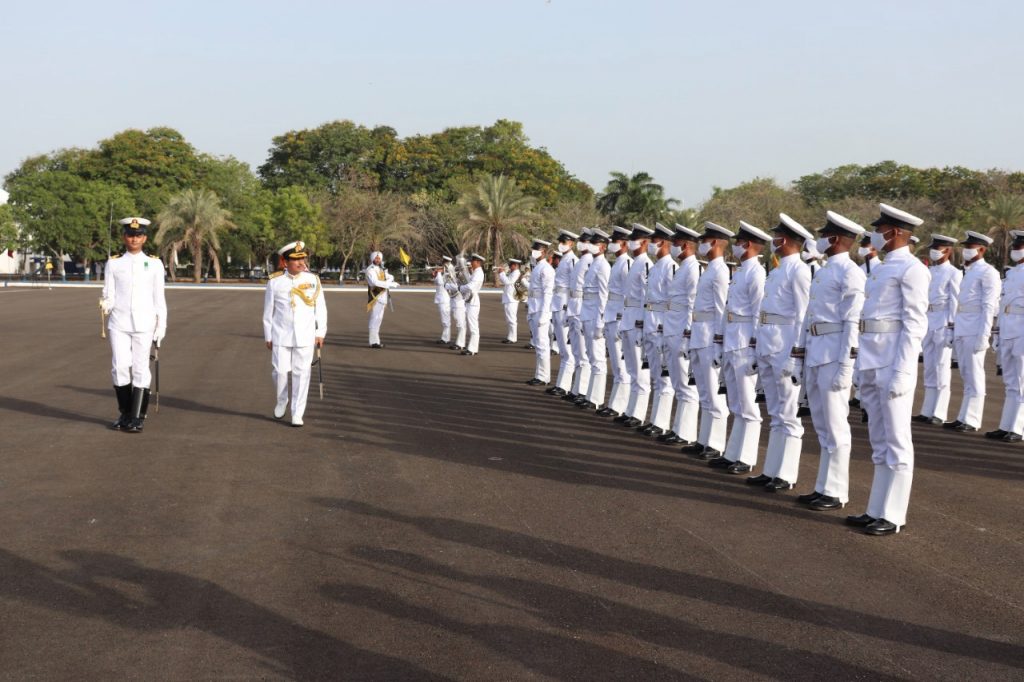 passing out parade of electrical specialisation course held at ins valsura 1