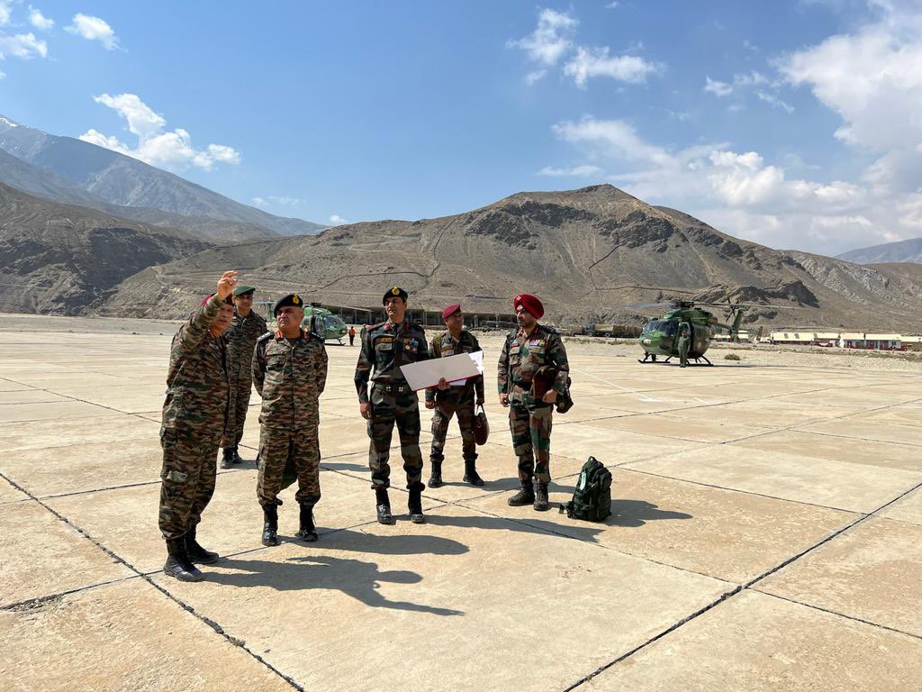 army chief reviews security situation along the lac 3