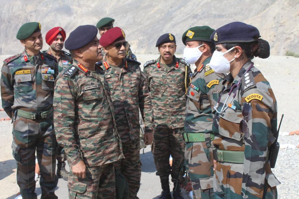 army chief reviews security situation along the lac
