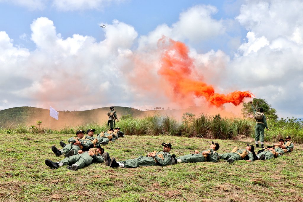 naval air operations school conducted jungle survival training for officers 1