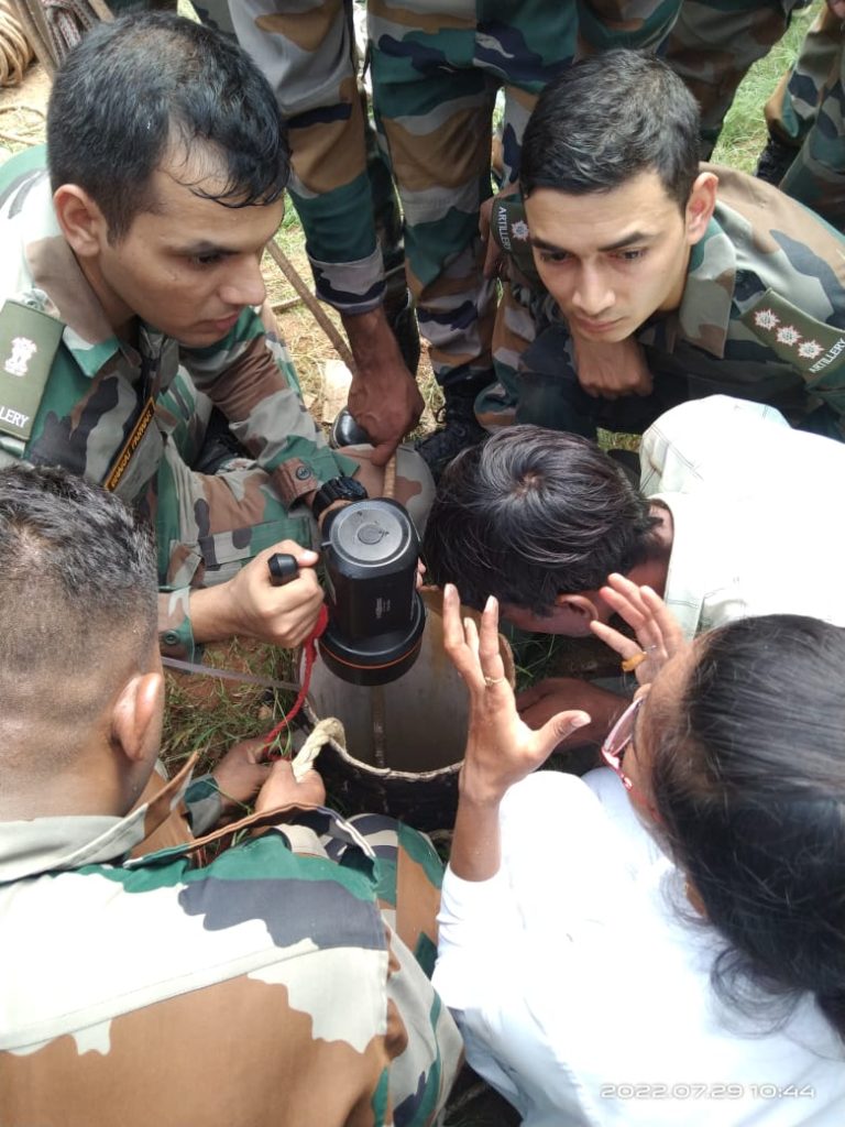 Indian Army saved a Girl 1