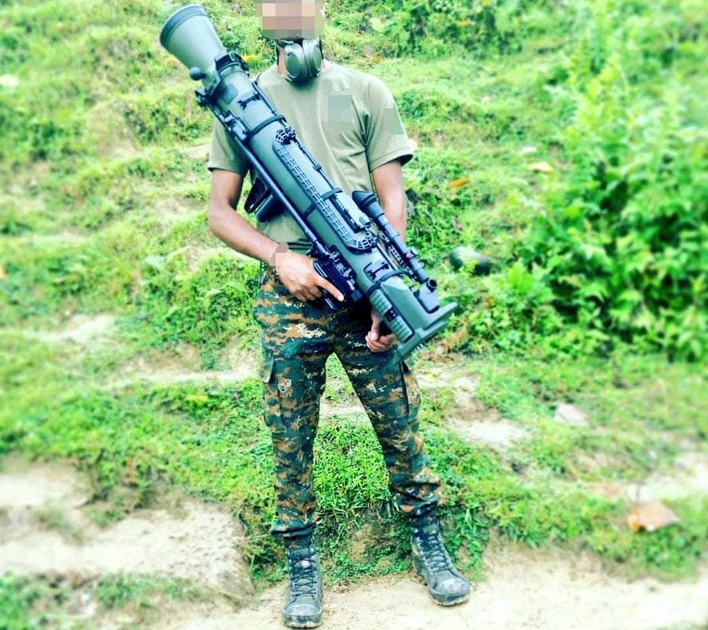 indian army special forces personnel carrying shoulder launch Carl Gustaf M4