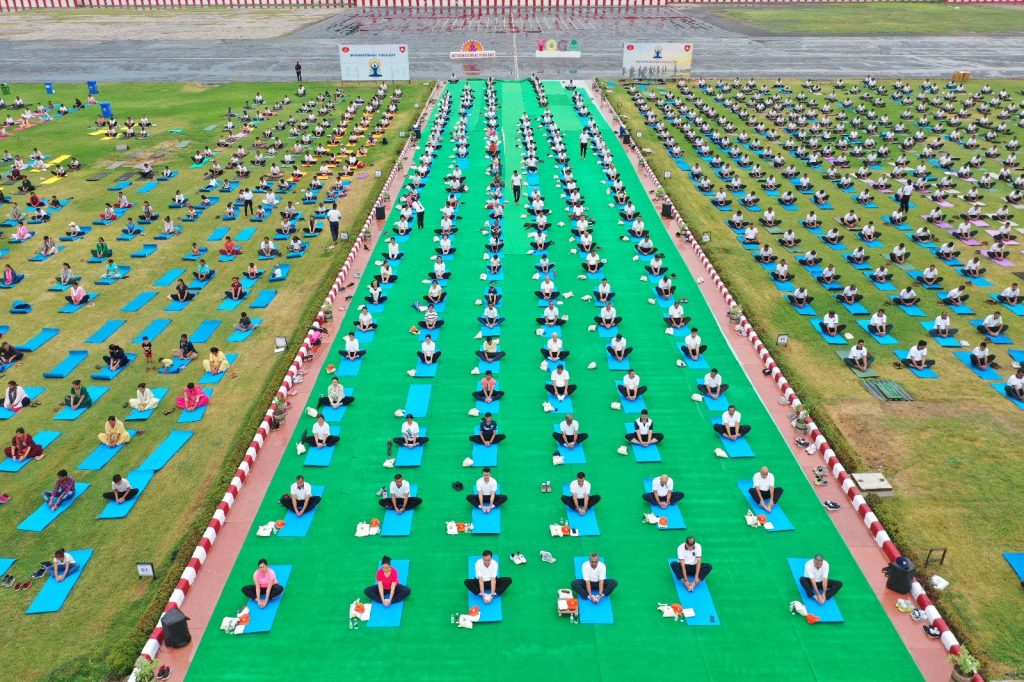Indian Army Conducts Yoga Sessions At Over 100 Locations Along Borders 2