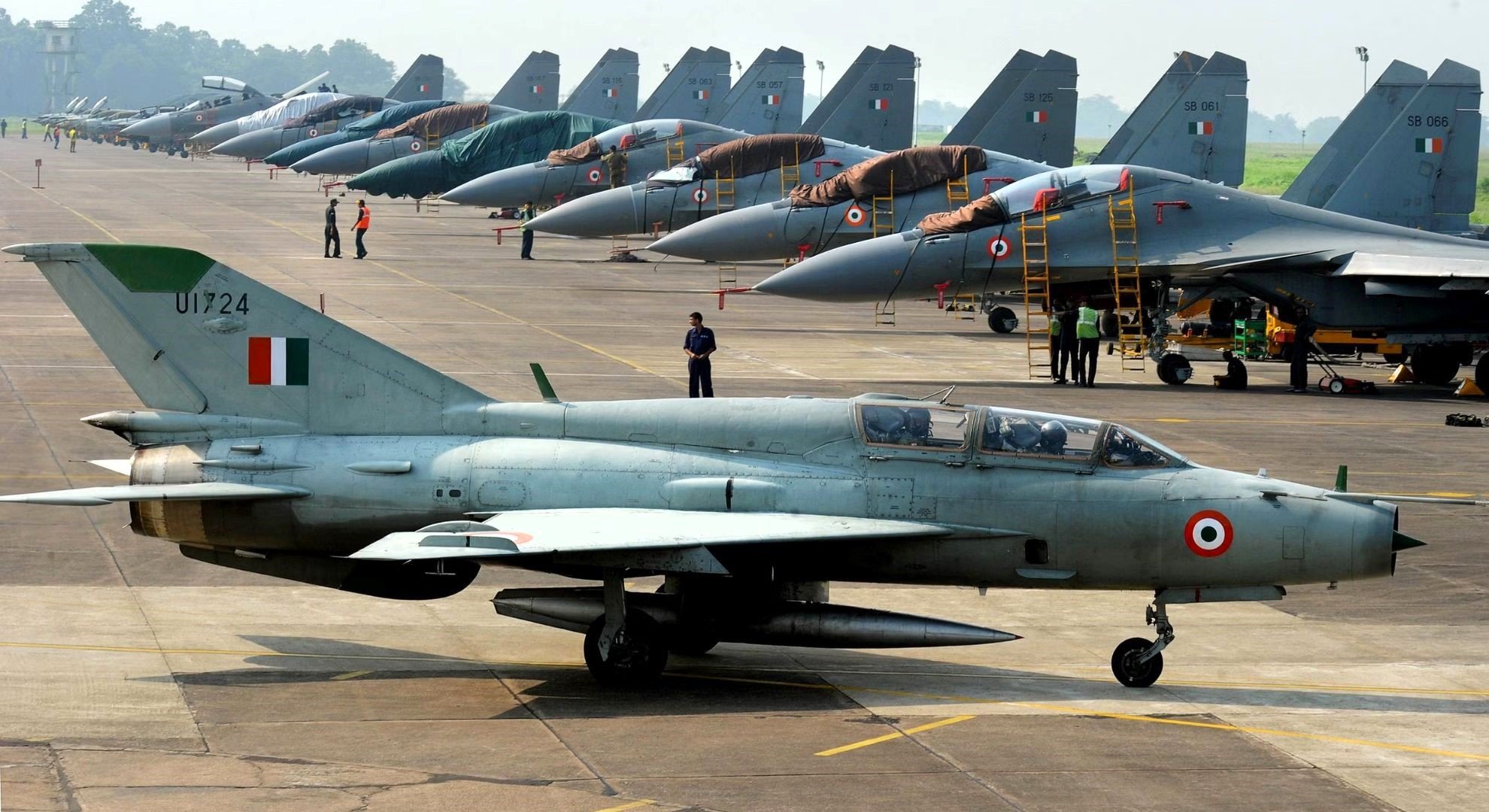 A Look at India’s Annual Fighter Jet Production Numbers_th