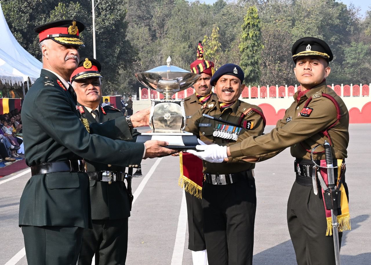 Captain Yogesh Gangwar Awarded Best All-Round Officer at Medical Officers Basic Course