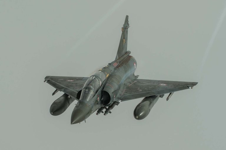 France Delivers First Mirage 2000-5 Fighter Jets to Ukraine Amid Ongoing Conflict