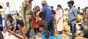 Indian Army Divers Heroically Rescues Devotee at Maha Kumbh Mela 2025