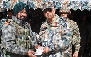 Indian Army GOC Reviews Operational Preparedness in Kathua's Bani-Macchedi Sector