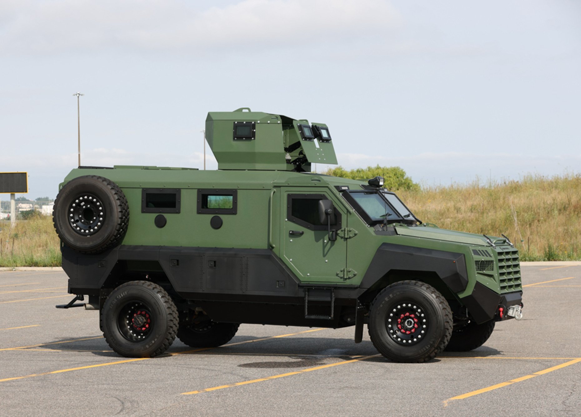 Ukraine Signs Agreement with Canada’s Roshel for Joint Armored Vehicle Production