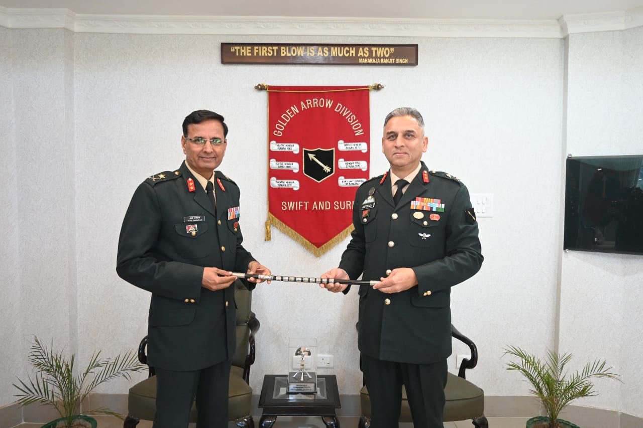 Major General Ranjeet Singh Manral Takes Command of Golden Arrow Division