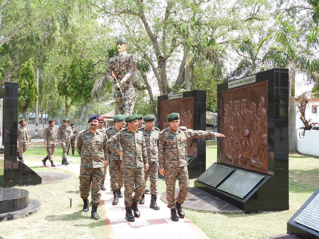 Lieutenant General Katiyar Reviews Operational Preparedness of Vajra Corps Amid National Security Challenges