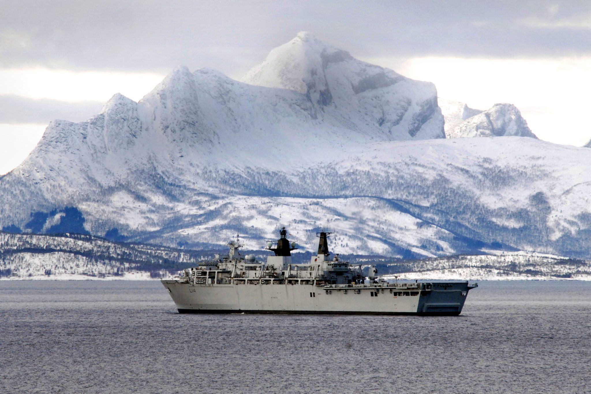 UK Signs Agreement to Transfer Albion-Class Landing Docks to Brazilian Navy