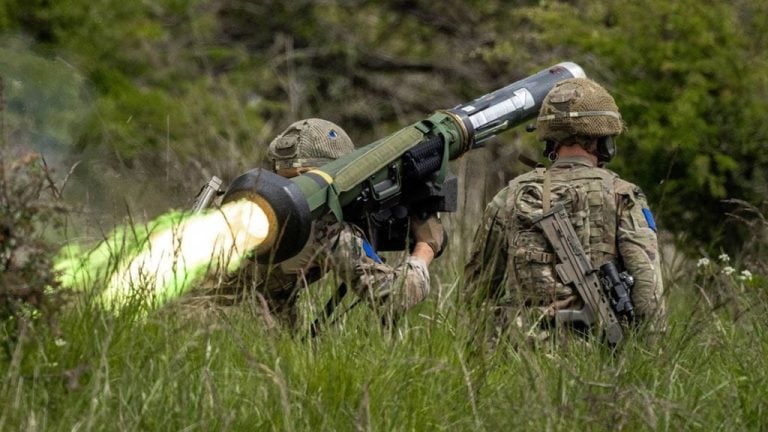 British Army Sets Record by Test-Firing Javelin Command Launch Unit at 4 Kilometers
