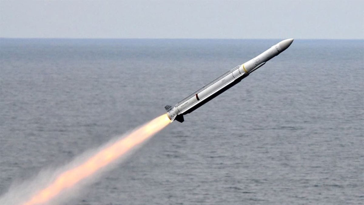 Denmark to Acquire More Evolved SeaSparrow Missiles for Iver Huitfeldt-Class Frigates
