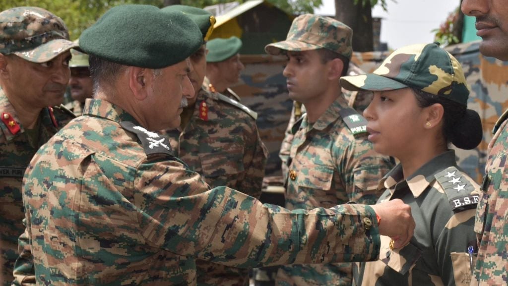 General Upendra Dwivedi Awards Commendation Disc to BSF's Neha Bhandari for Bravery in Operation Sindoor