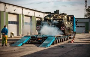 Hungarian Defence Forces Receives Leopard 2A7HU Tanks and Leguan 2HU Bridge Vehicles