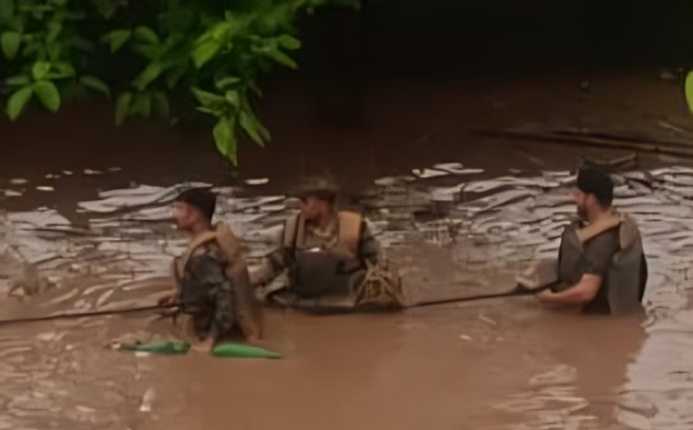 Indian Army Launches Humanitarian Aid and Disaster Relief Operations in Khadki Village Amid Severe Flooding