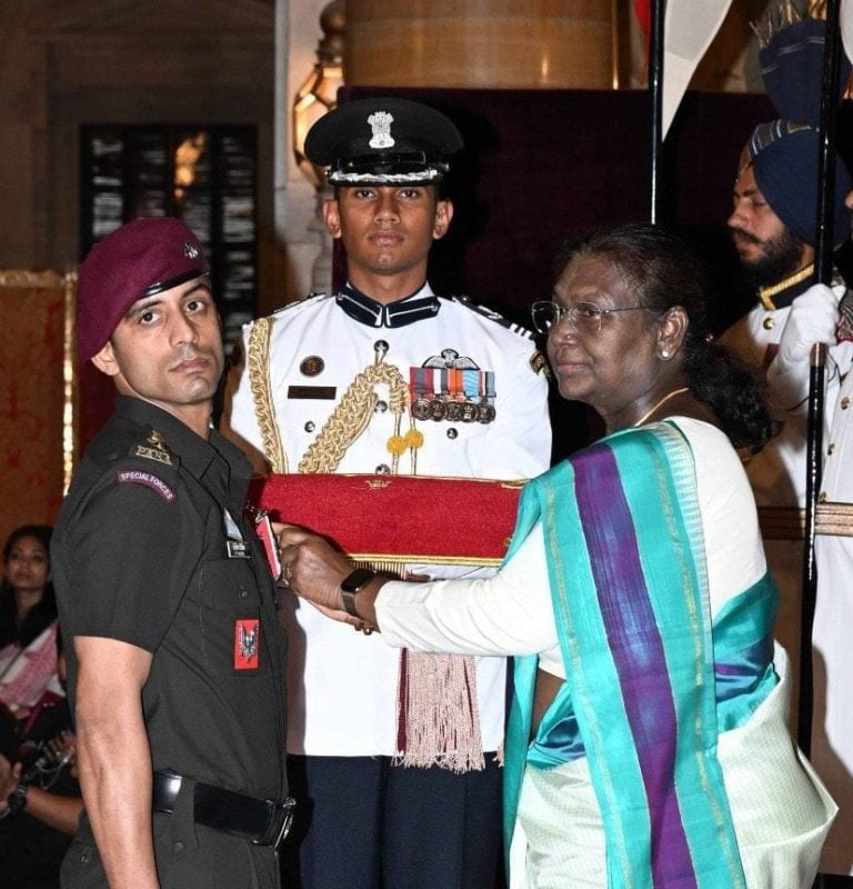 President Droupadi Murmu Honors Lt. Col. CVS Nikhil with Shaurya Chakra for Daring Counter-Insurgency Operation