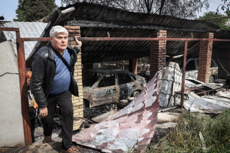 Russian Strikes Kill at Least 12 in Ukraine Amid Major Prisoner Swap