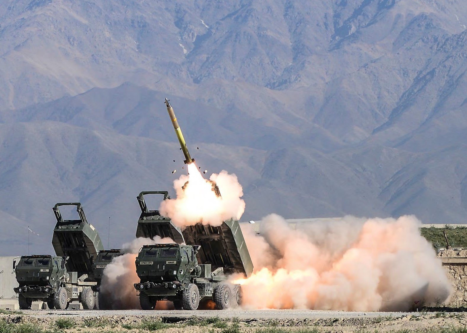 Taiwan Conducts First Live-Firing of HIMARS to Strengthen Defense Against China