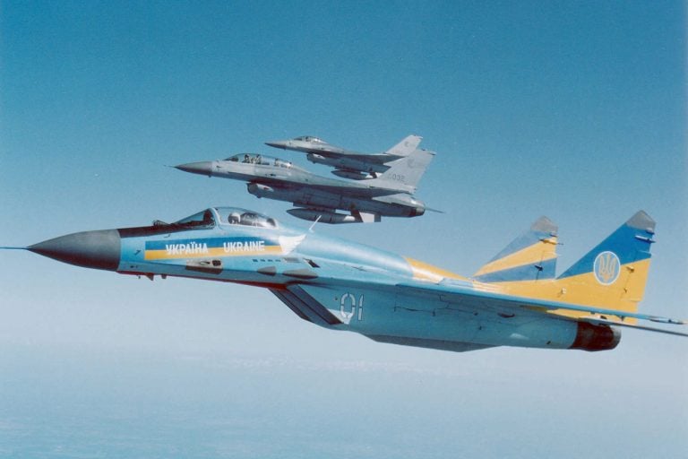 Ukraine and Sweden Discuss Upgrading Aircraft Fleet with Modern Avionics