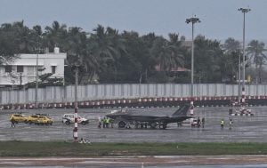 British F-35 Fighter Jet Stranded at Trivandrum Airport for Fifth Day Following Emergency Landing
