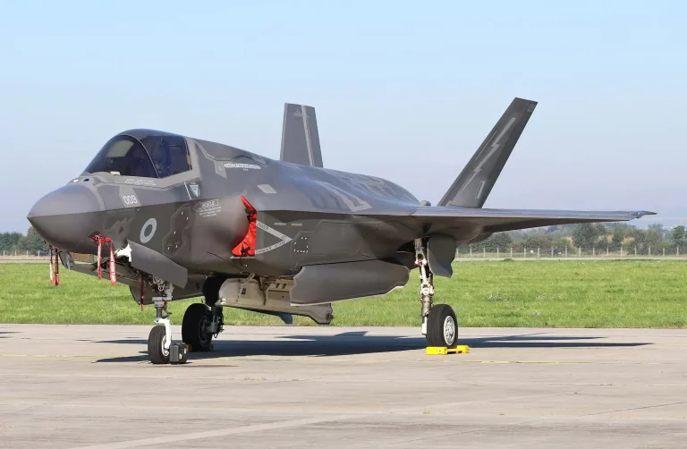 British F-35 Lightning II Stealth Fighter Makes Emergency Landing in India Due to Fuel Shortage