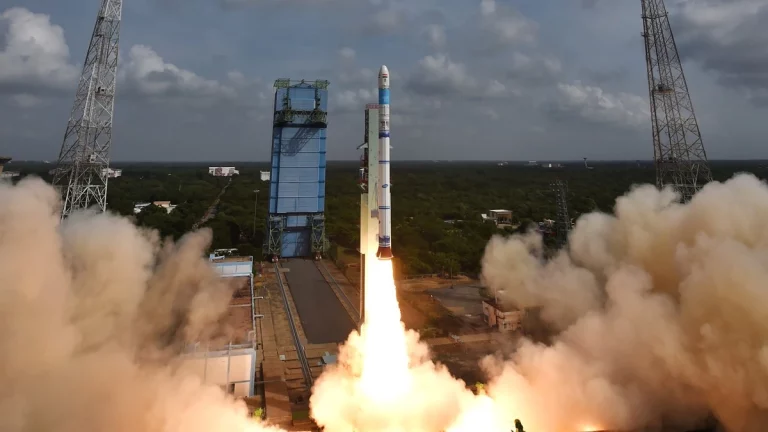 HAL Wins Bid to Manufacture India's Small Satellite Launch Vehicle