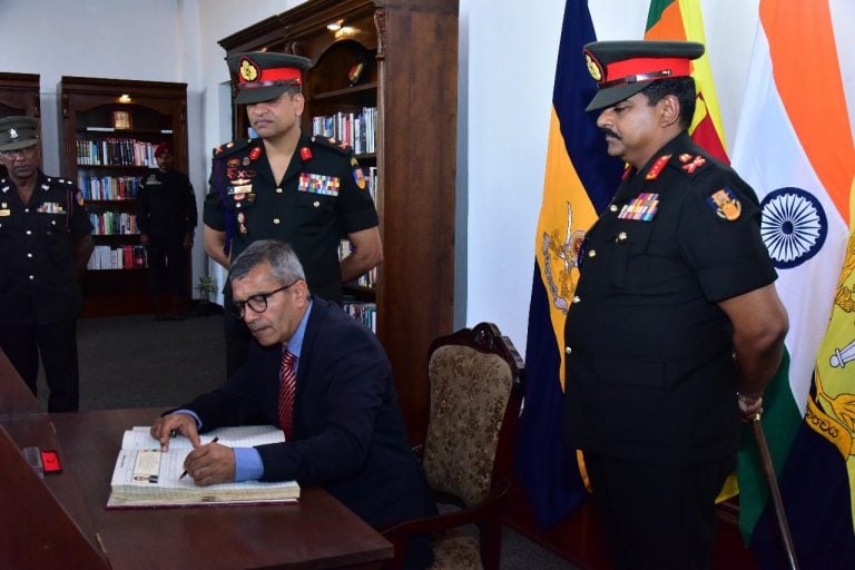 India and Sri Lanka Strengthen Defence Ties with Inauguration of Friendship Reading Section at SLMA
