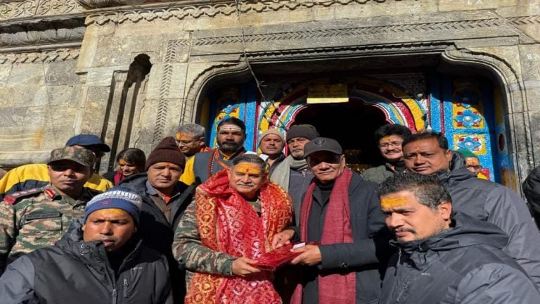 Indian Army Chief General Upendra Dwivedi Visits Kedarnath Shrine, Offers Prayers to Lord Shiva