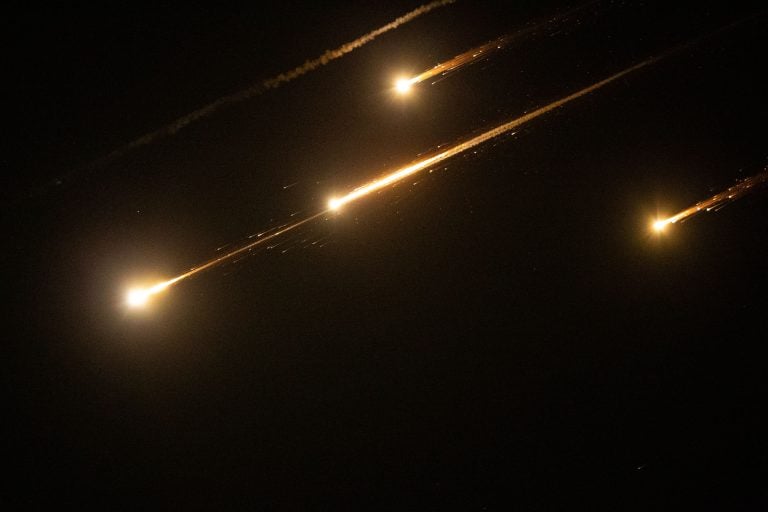 Israel Strikes Missile Launchers in Iran After Missile Barrages Amid Ongoing Conflict