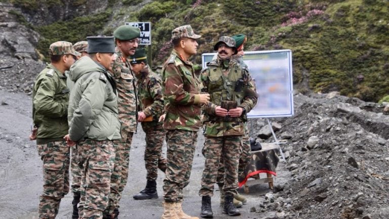 Lieutenant General Gambhir Singh Reviews Operational Preparedness in High-Altitude Areas of Gajraj Corps