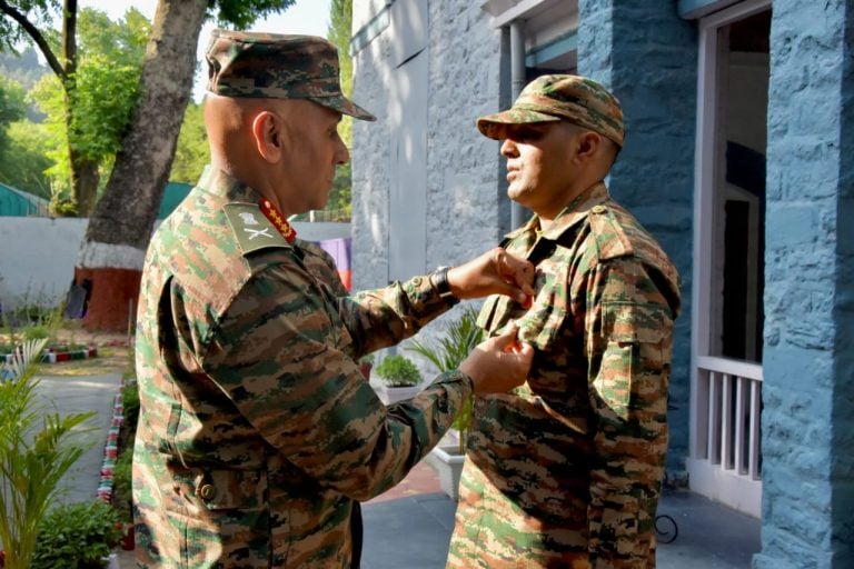 Lieutenant General Pratik Sharma Assesses Security Readiness of Chinar Corps in Srinagar