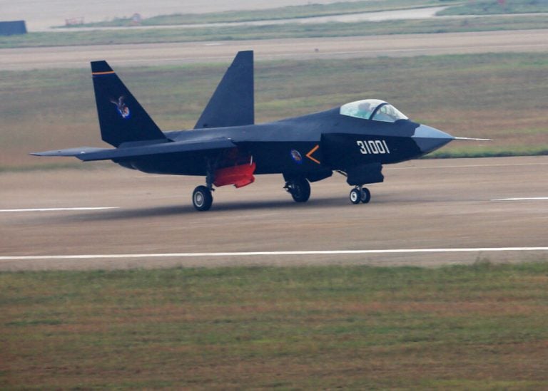 Pakistani Air Force to Receive FC-31 Gyrfalcon Stealth Fighters from China