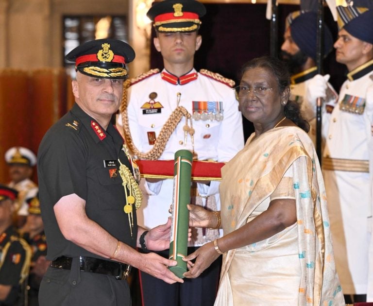 President Murmu Awards Uttam Yudh Seva Medal to Lt Gen Rajiv Ghai