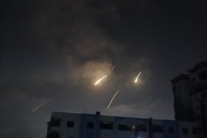 Russia Evacuates Citizens from Iran Amid Israeli Strikes and Halts Consular Services