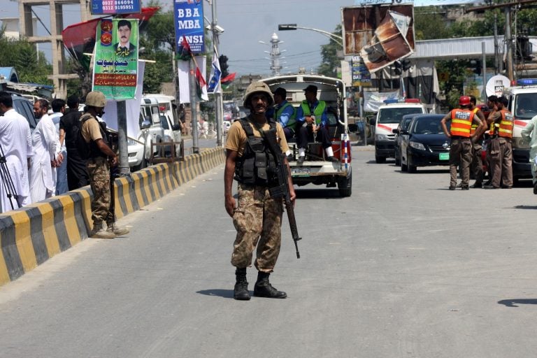 Suicide attack by Pakistani Taliban kills 16 soldiers in Khyber Pakhtunkhwa