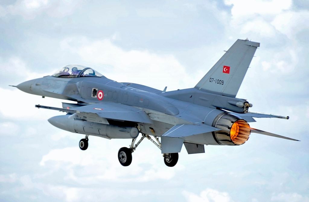 Turkish Air Force Introduces Locally-Made Electronic Warfare Pod for F-16s