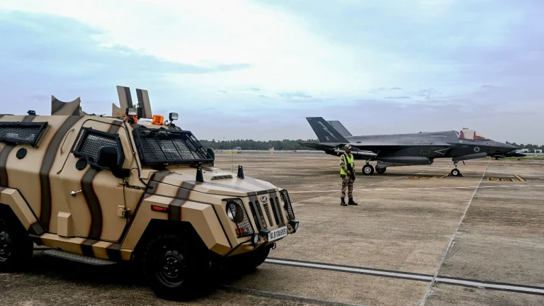 UK Accepts India's Offer to Move Grounded F-35B Fighter Jet for Repairs at Thiruvananthapuram Airport