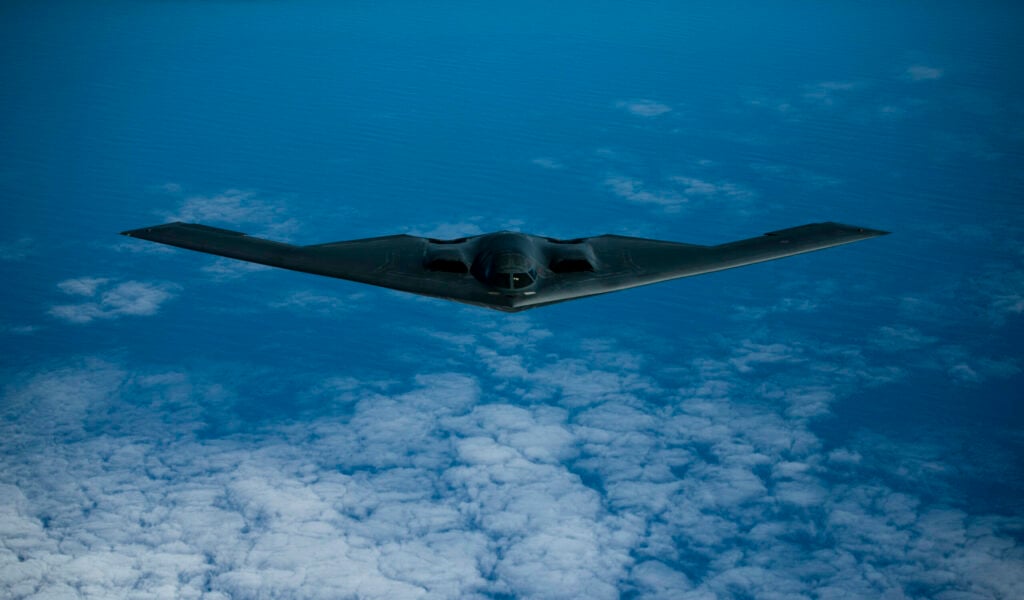 US Launches "Midnight Hammer" Operation with Seven Stealth Bombers Against Iranian Nuclear Sites