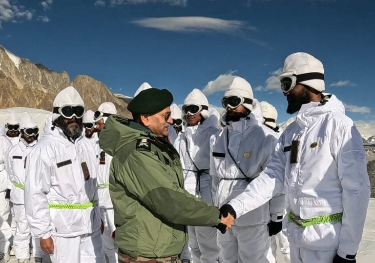 General Upendra Dwivedi's Emotional Reunion with Troops in Siachen