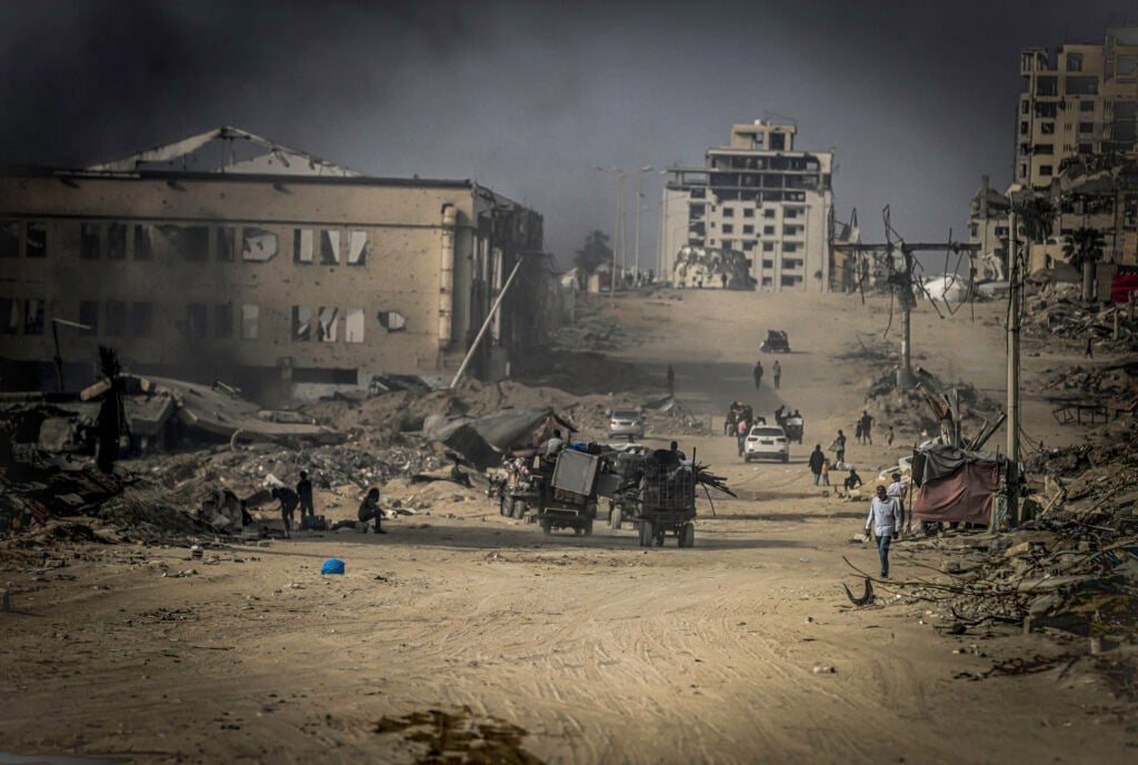 Israeli Air Strikes Kill 29 Palestinians Amid Ceasefire Talks Stalemate