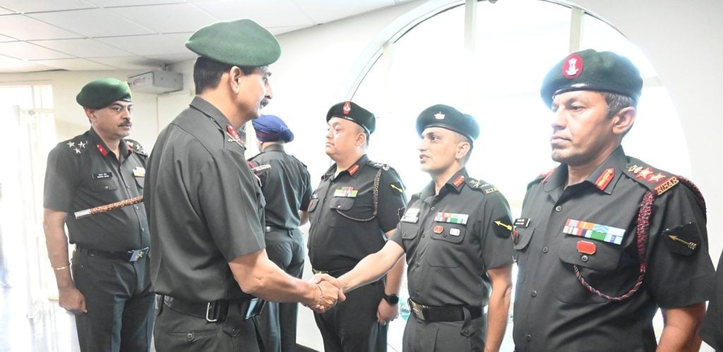 Lt Gen Sharma Endorses Golden Arrow Division's Operational Excellence and Technological Adaptation