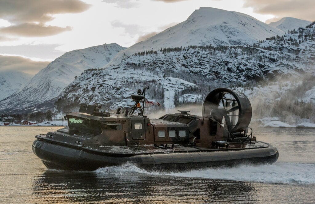 UK Sells Refurbished Hovercraft to Pakistan Navy to Enhance Coastal Operations